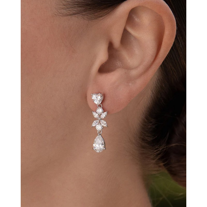 Pendientes novia diseño floral con cuarzos adamantinos.